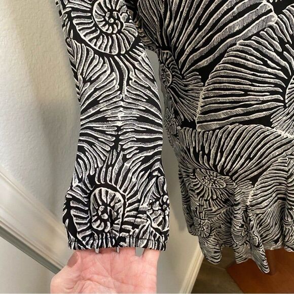 WHBM White Black Fossil Floral Print Midi V Neck AS SEEN ON TV!   SZ 4 - Picture 6 of 11